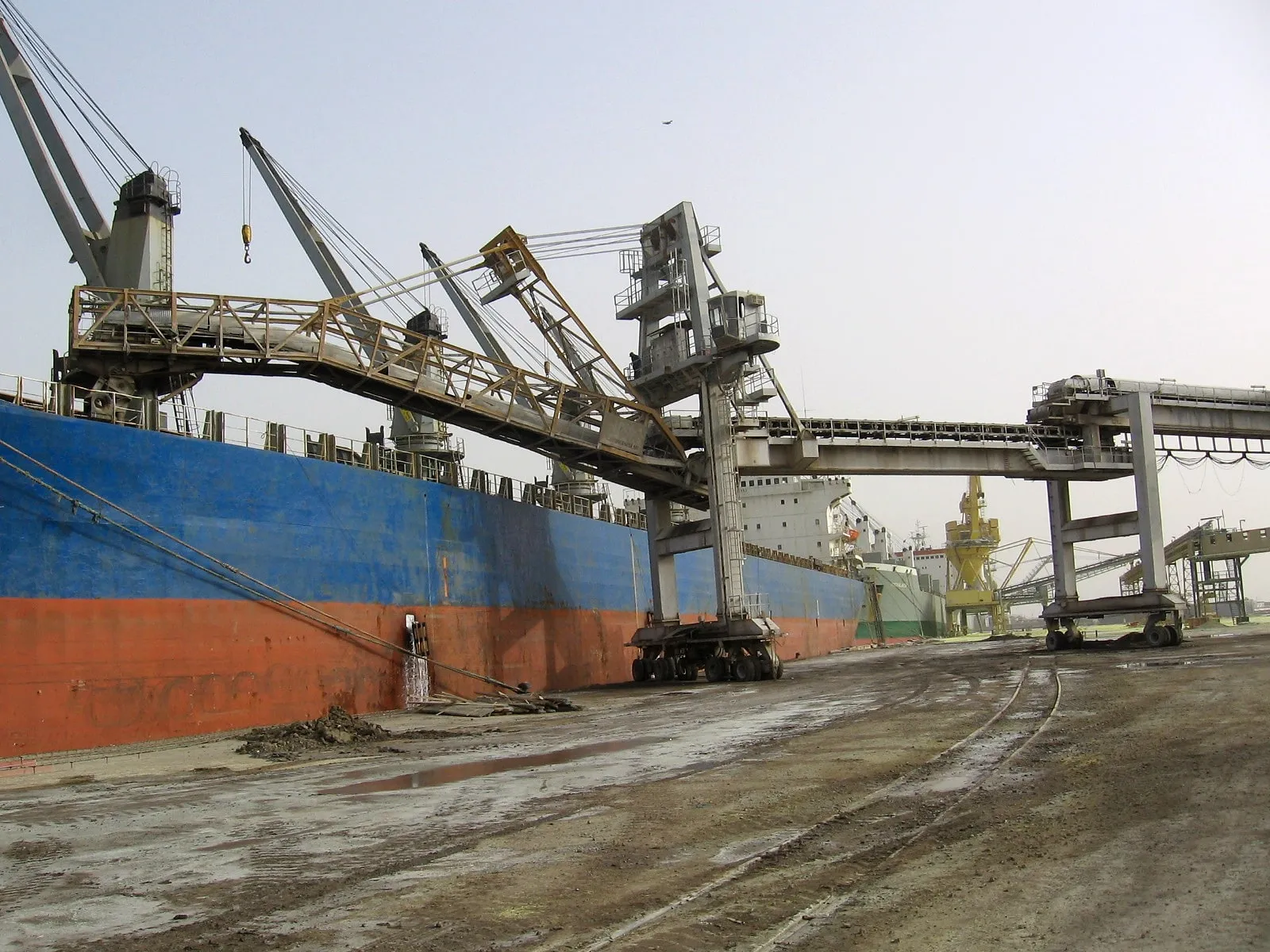 Bulk material handling equipment at a port terminal